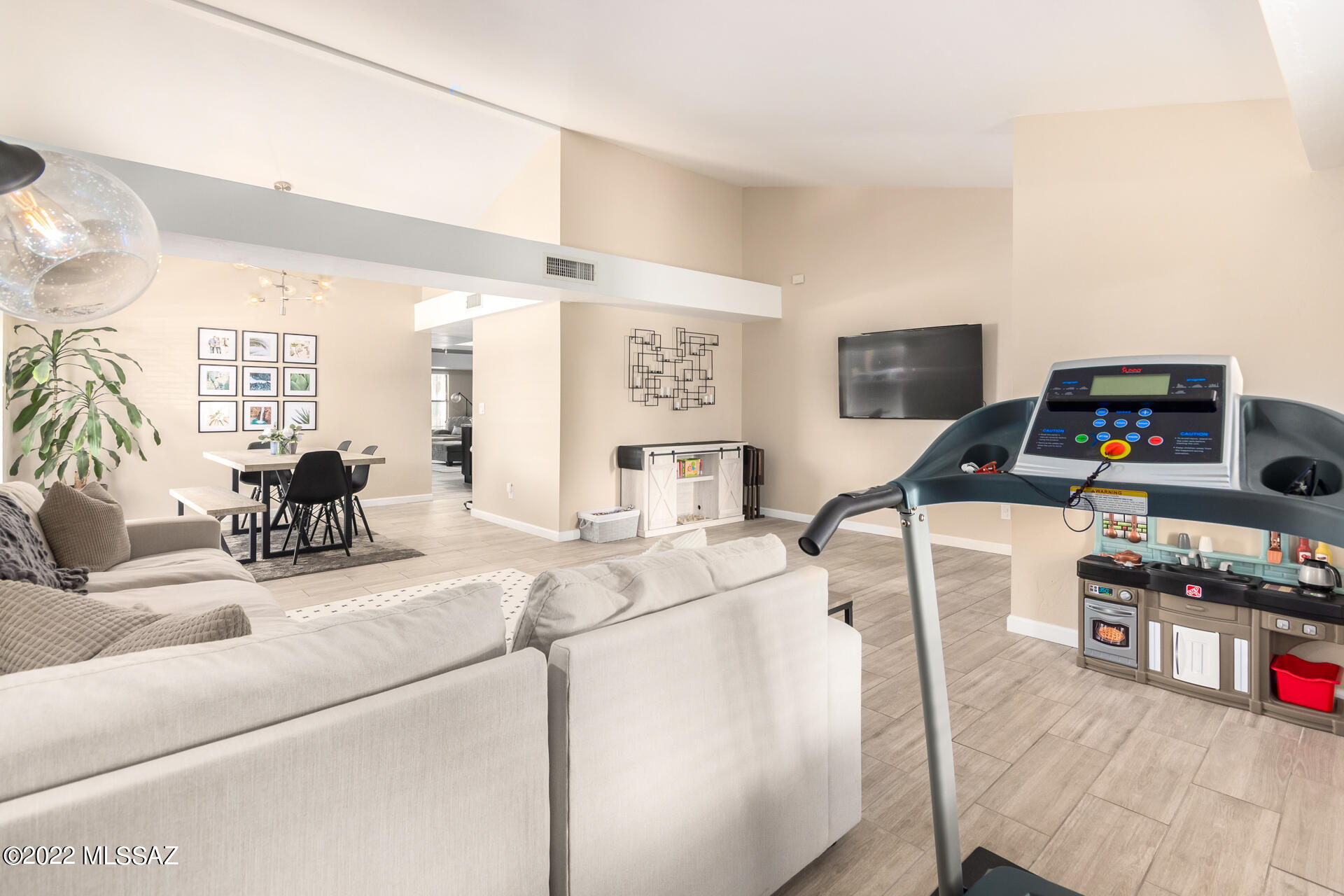 Broadway Court (1-29) - Residential