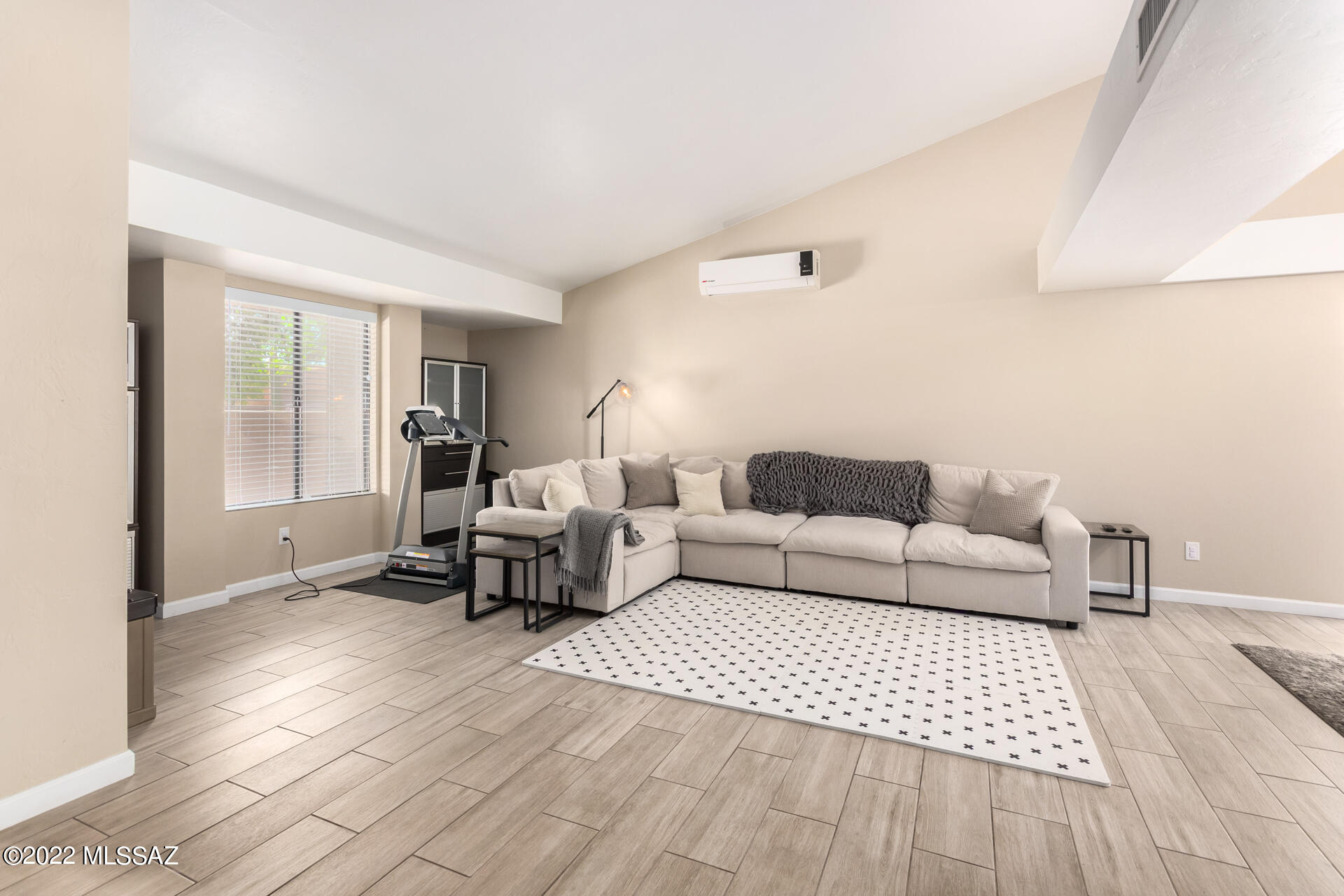 Broadway Court (1-29) - Residential