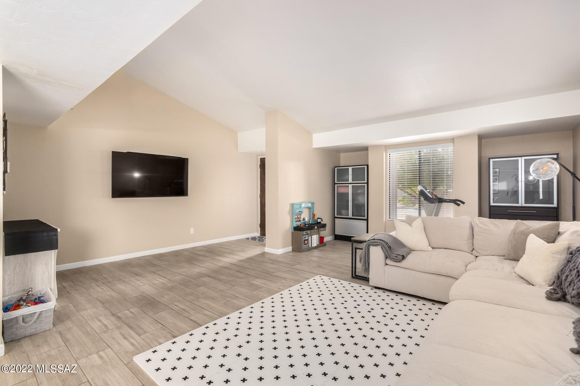 Broadway Court (1-29) - Residential