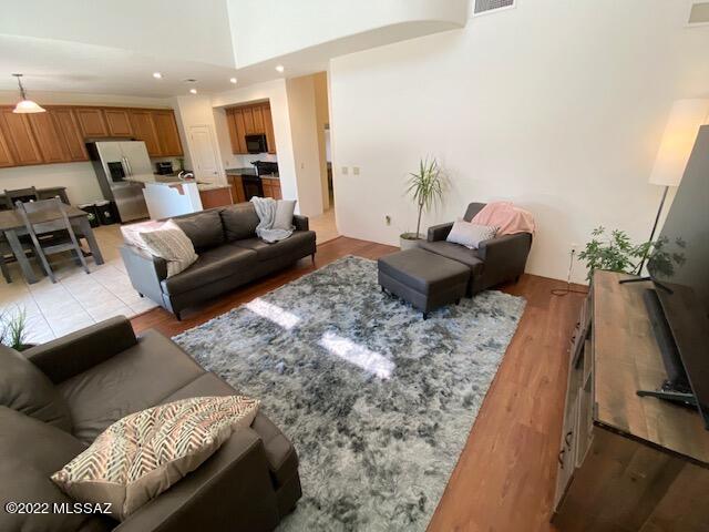 Paseo Estrella (1-104) - Residential