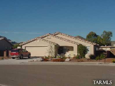 Awesome home on quiet cul-de-sac. High ceilings, tiled kitchen. Great backyard and gorgeous mountain views. Close to I-10, downtown, UofA, and golf.