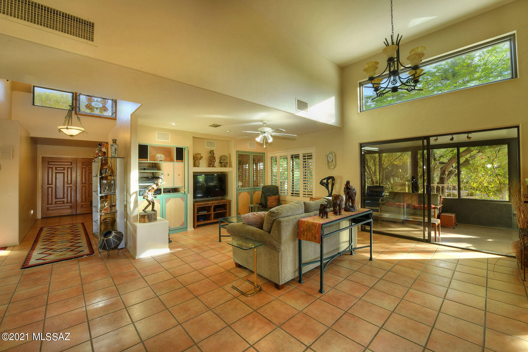 Las Palomitas - Residential