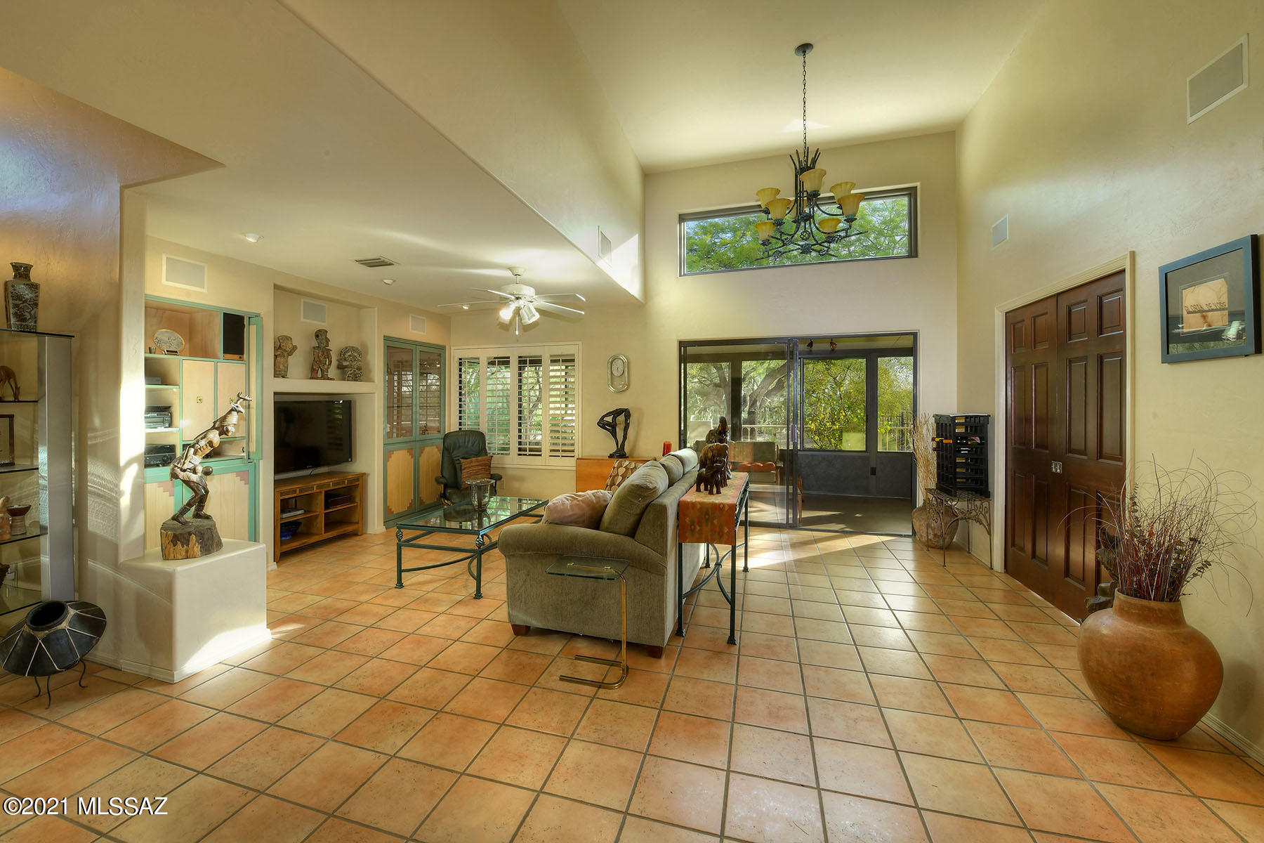 Las Palomitas - Residential
