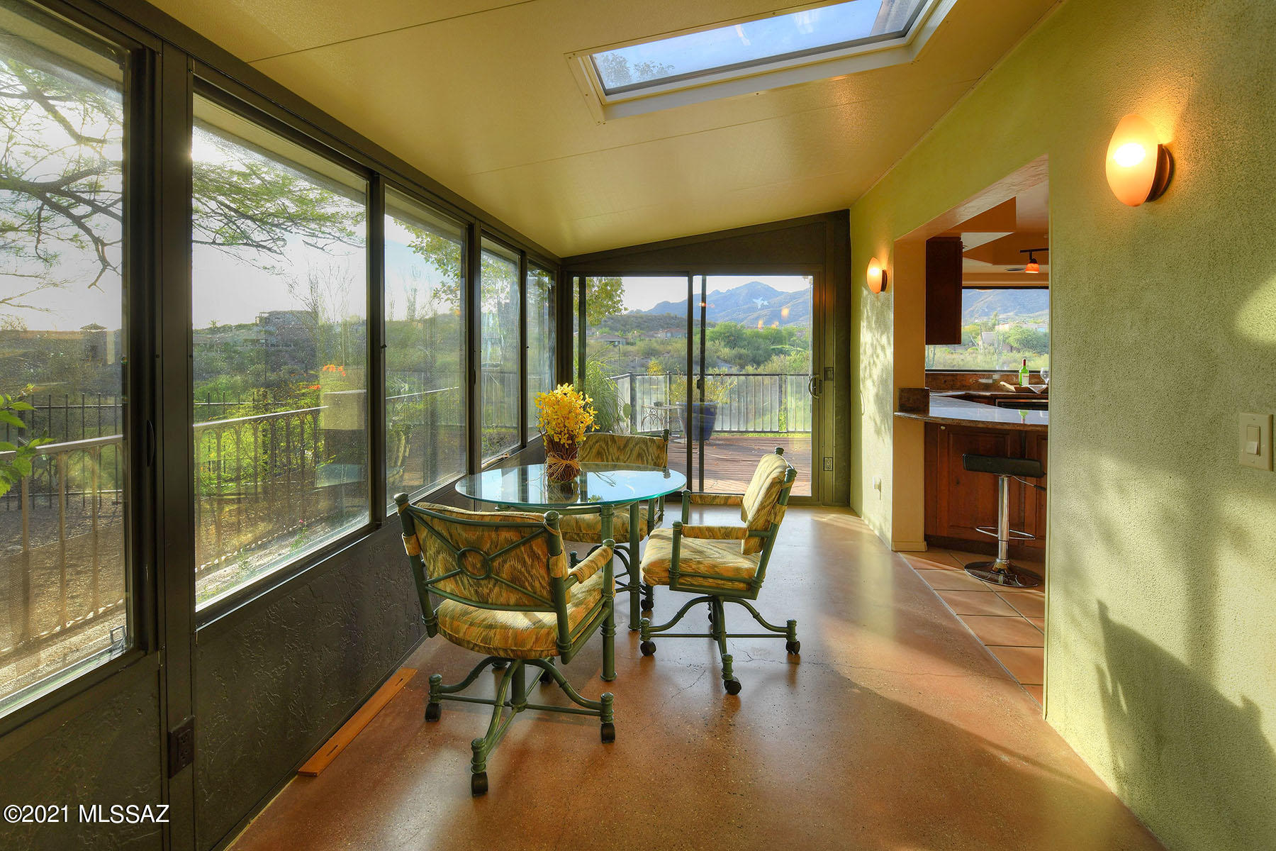 Las Palomitas - Residential