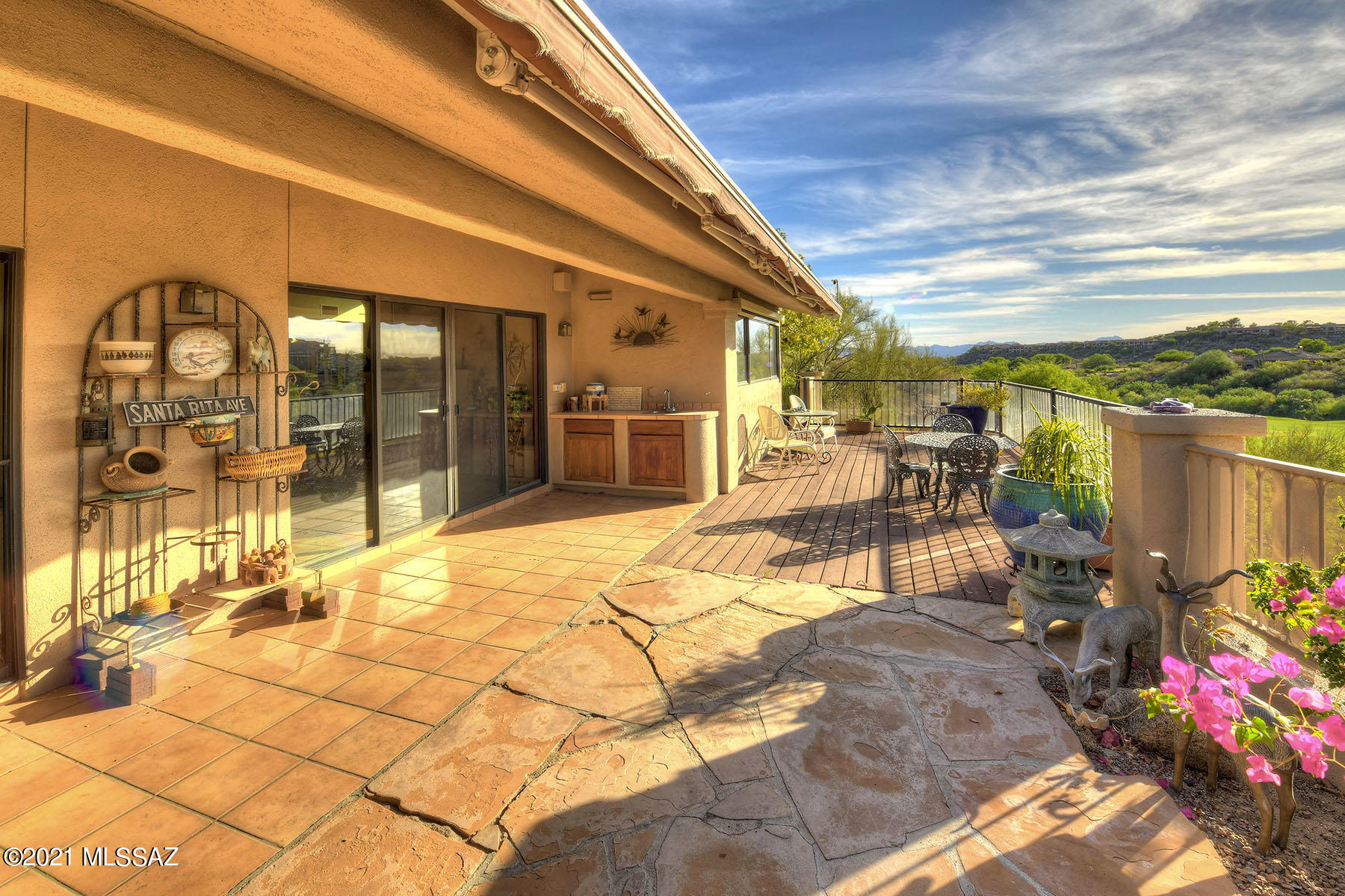 Las Palomitas - Residential