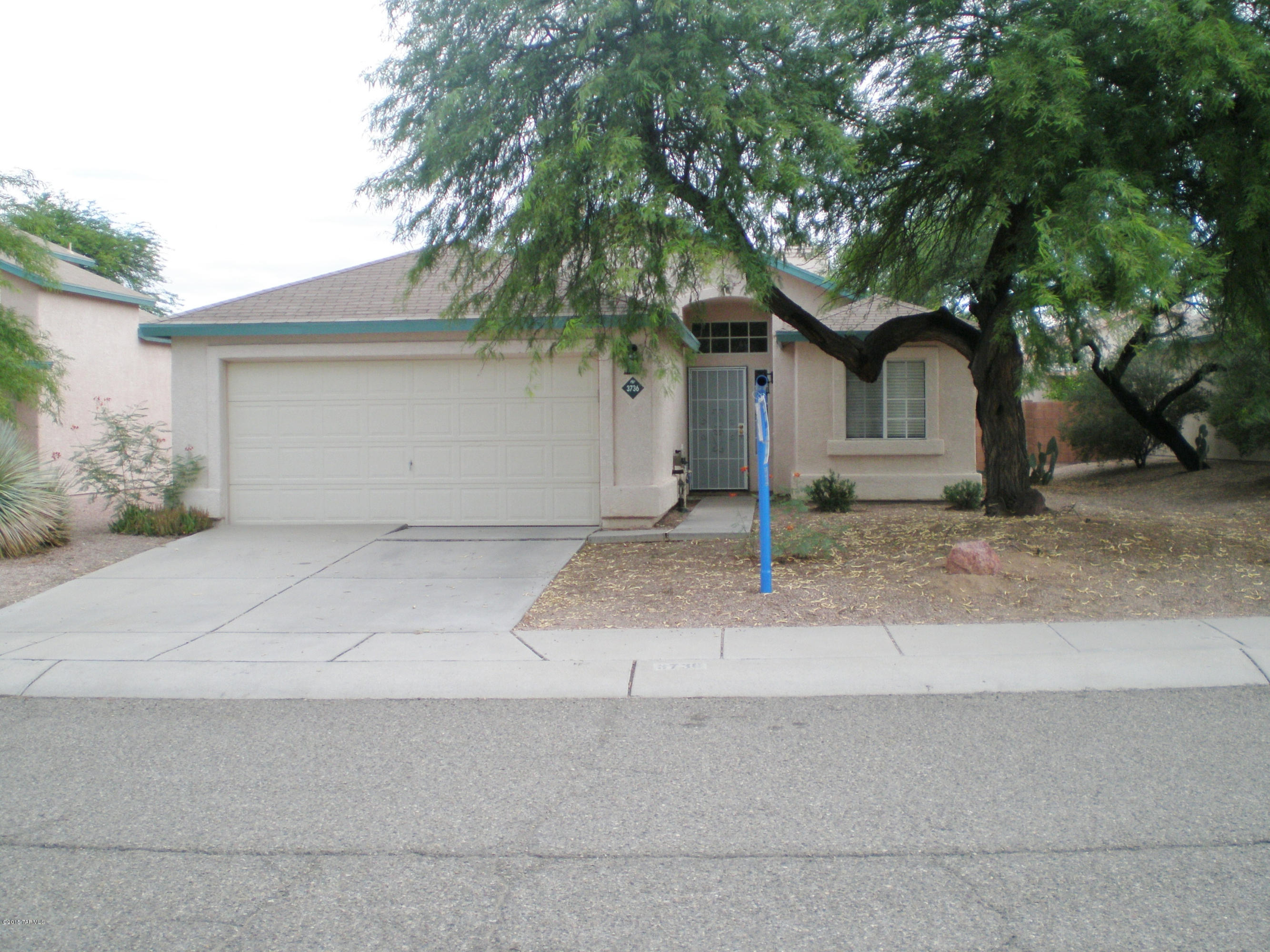 Great opportunity to own a wonderful home on the northwest side of Tucson. Home located in the Sunnyvale subdivision which is close to all amenities and easy highway access. Well cared for home with split bedroom plan. Large master suite and two further bedrooms. Vaulted ceilings, interior has been freshly painted including front and back door. Tile flooring professionally cleaned. House has tile in all living areas and carpet in bedrooms. This home will not last long!