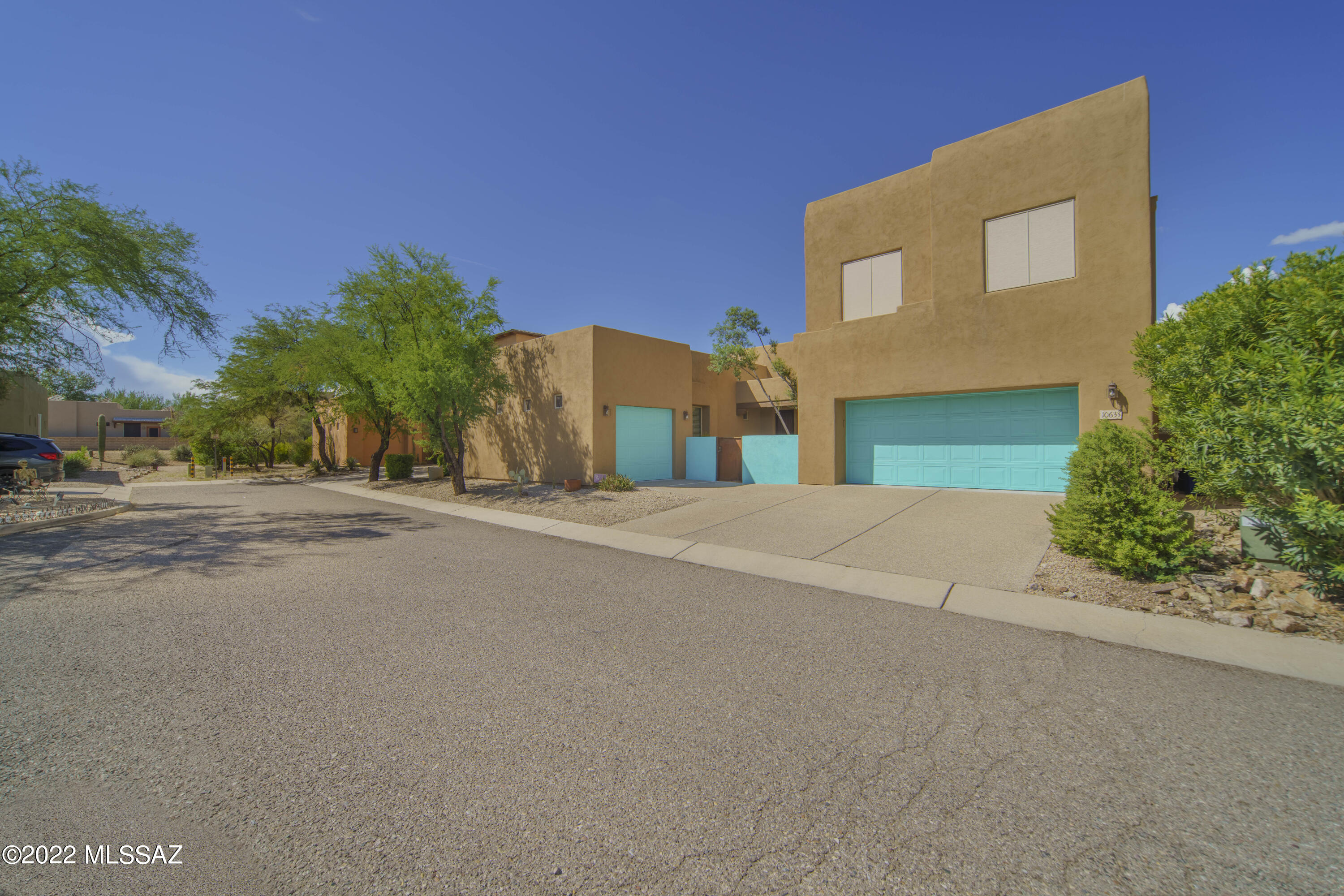 Range priced, Seller will accept or counter offers from $489,950-$509,950. 4 BR/3 Bath Pepper Viner home w/3car garage. Almost $50k in updates/remodeling, Desirable cul-de-sac lot with mountain views. Civano Schools & Sports park/pool. High ceilings & great windows, new carpet, Ring alarm, Open floor plan w/living room/dining room leads into open kitchen double oven & gas stove top overlooking a family room w/ gas fireplace. Large Master Suite w/ huge custom closet. Large guest bedroom/office located on first floor with private garage/shop entrance. 2 more LARGE bedrooms + loft area on 2nd floor.  Custom courtyard in front, brand new back yard as well with Dog run on East side. Easy guest parking in pocket parking lots.  Check out all CIVANO has to offer, including a floor plan in the docs