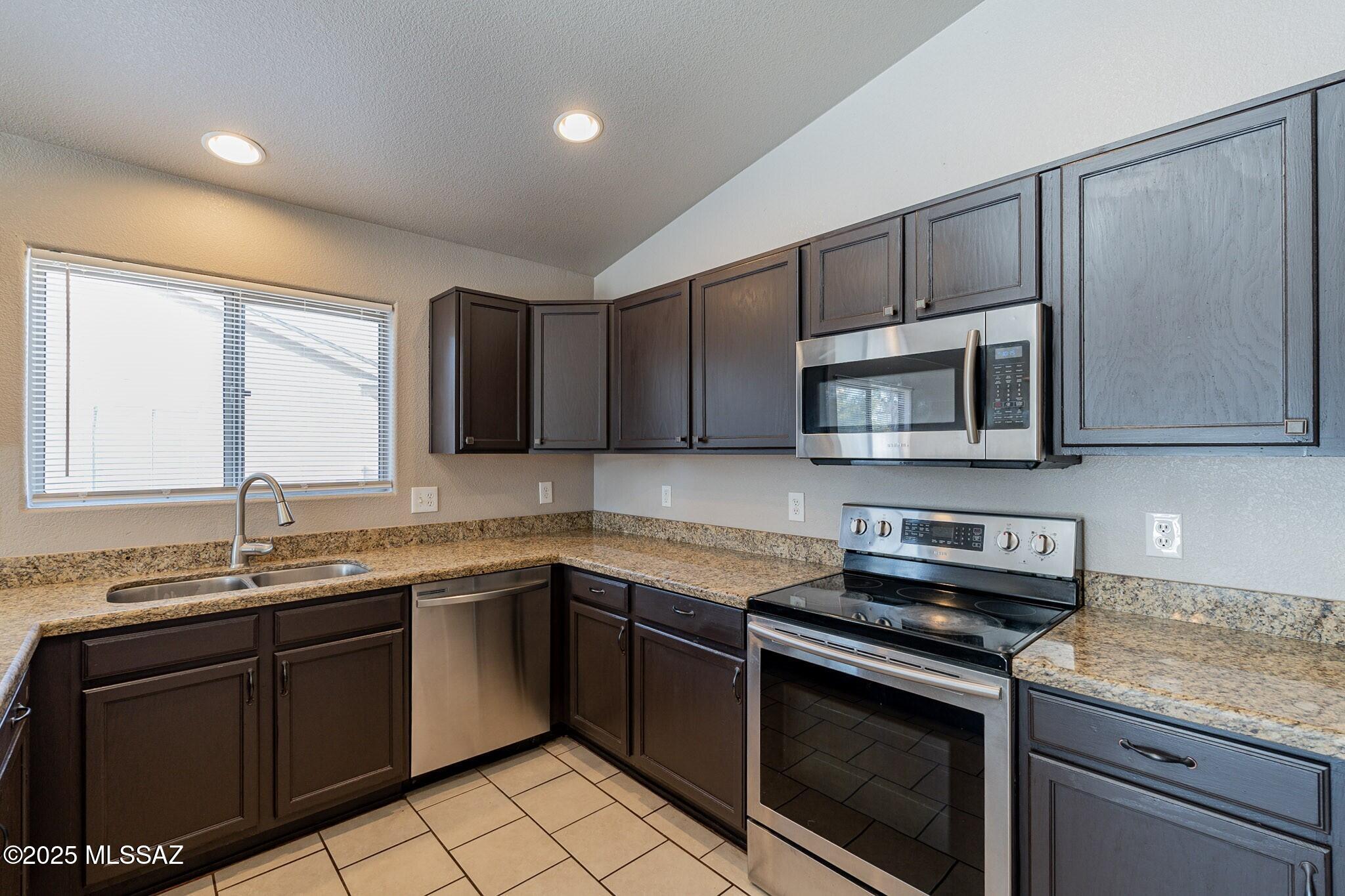 Quail Cove (1-137) - Residential Lease