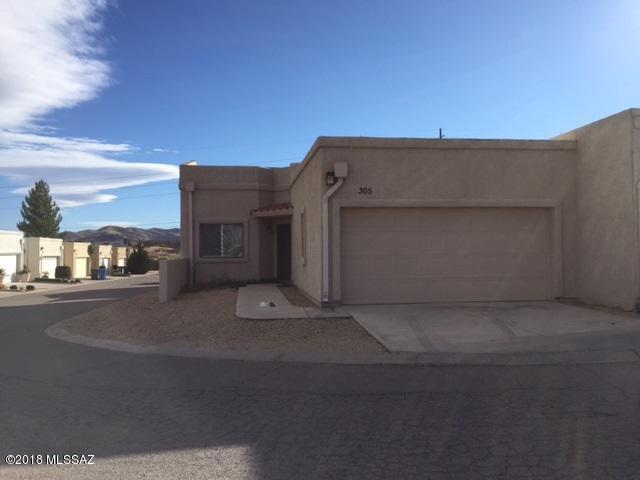 Very well kept ready to occupy Town-house in the Nogales Area.Corner Lot. full of light.Spacious Common area. All Appliances included.2-car garage