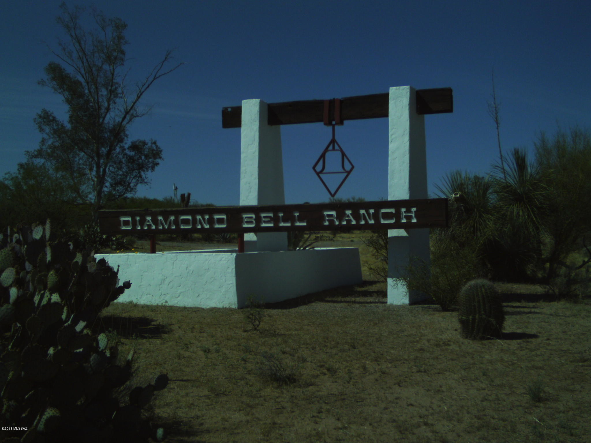 Peaceful & Quiet, Nature Abounds! Wide open spaces, natural desert & mountain views. Kitt Peak views.