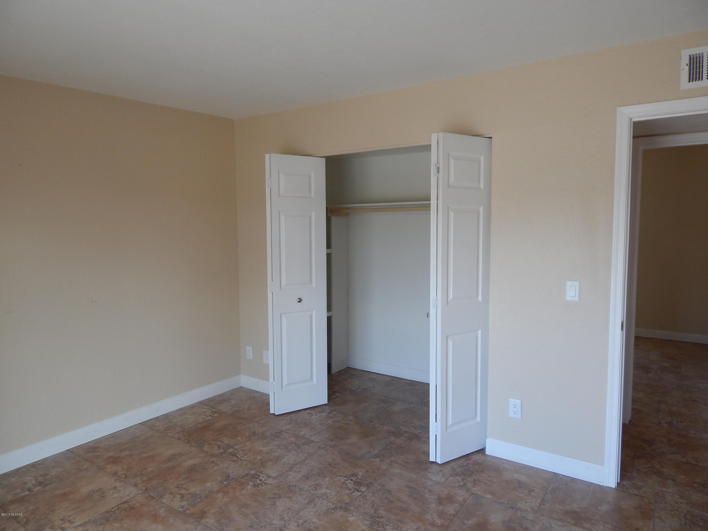 Casas Adobes Park (416-540) - Residential Lease