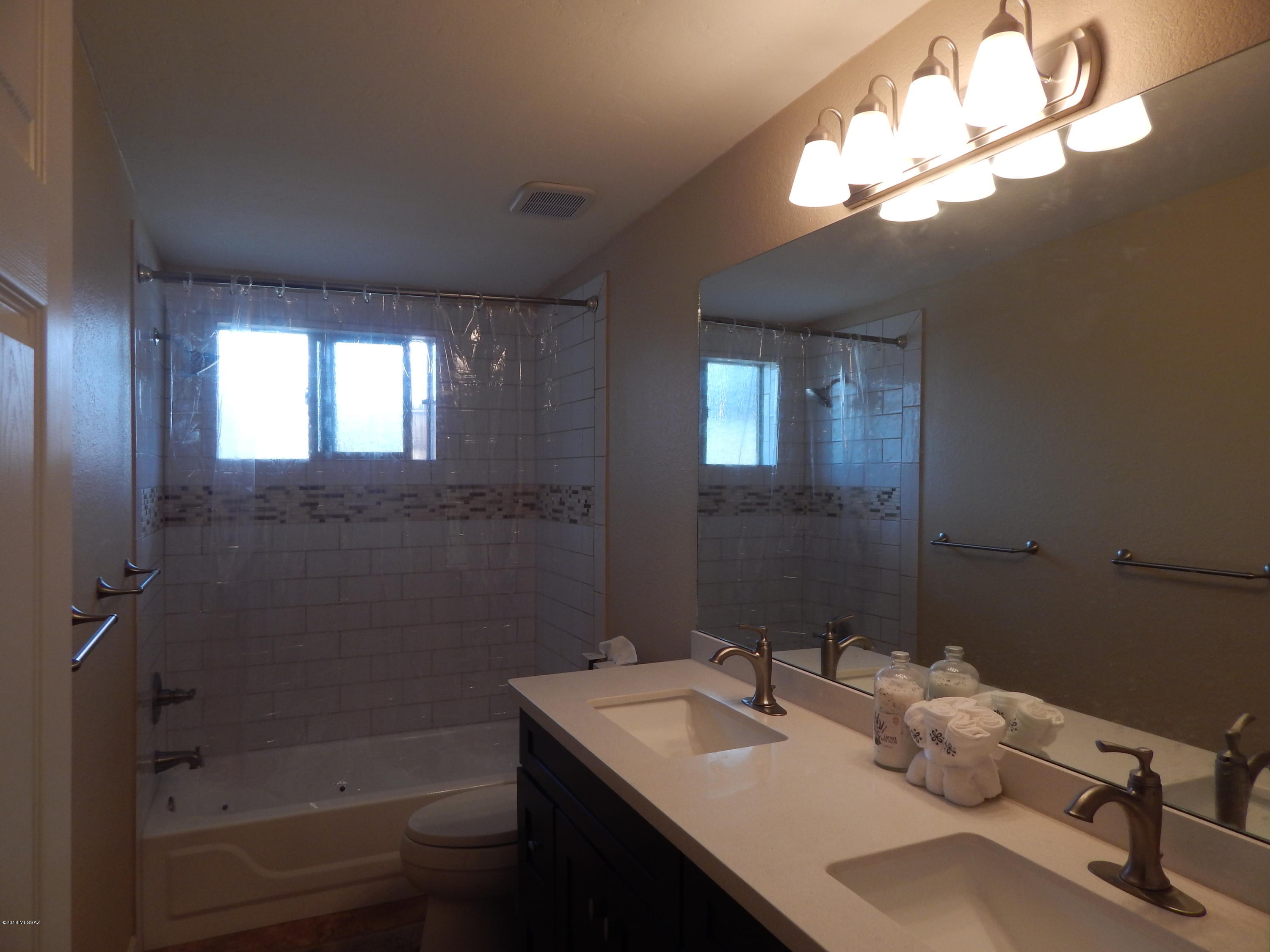 Casas Adobes Park (416-540) - Residential Lease
