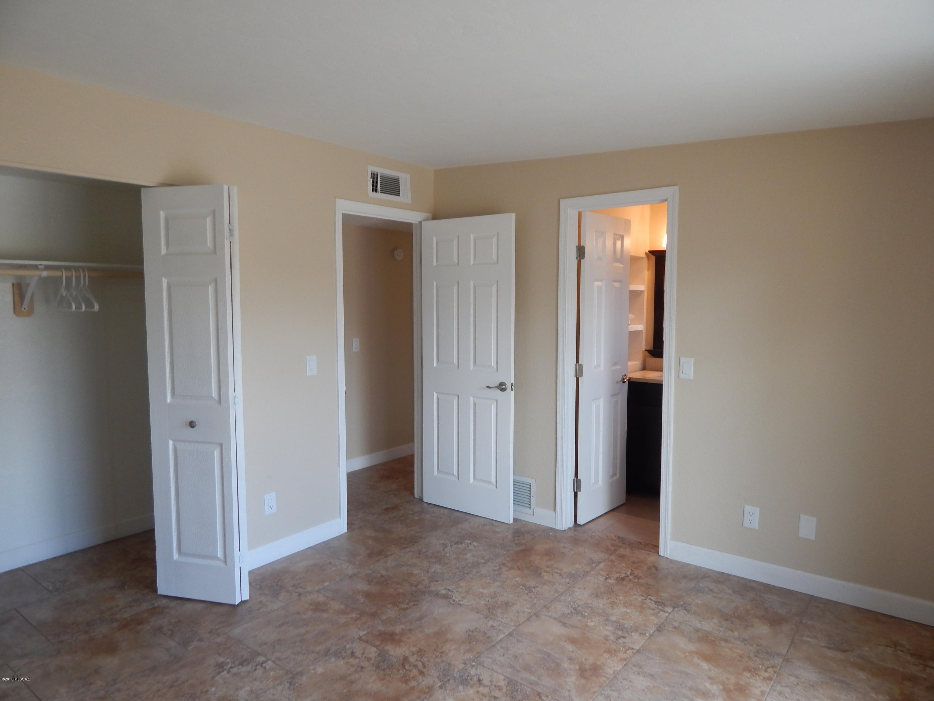 Casas Adobes Park (416-540) - Residential Lease