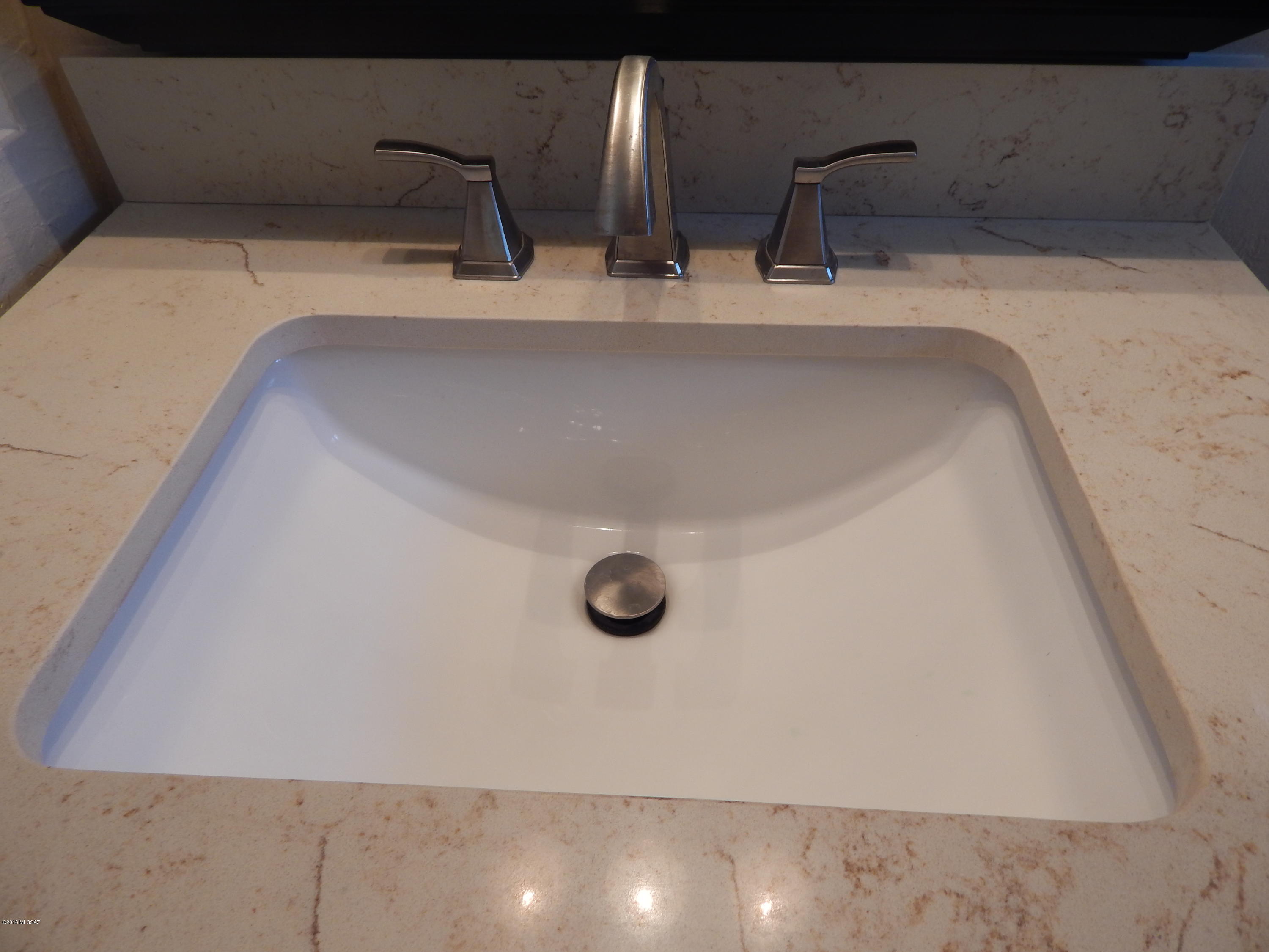 Casas Adobes Park (416-540) - Residential Lease
