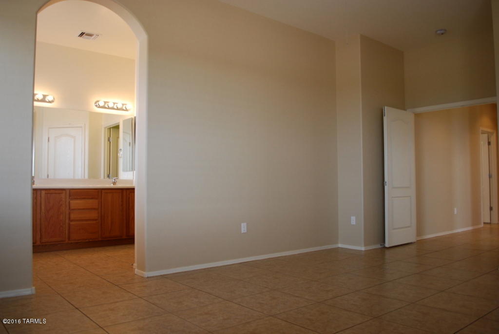 Rancho Del Lago (1-100) - Residential Lease