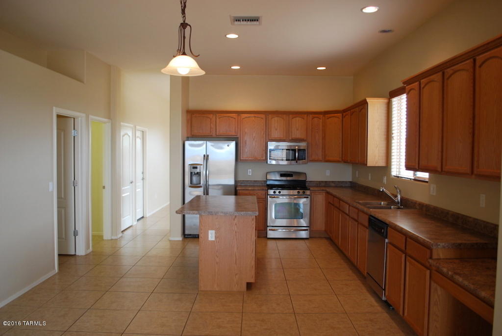 Rancho Del Lago (1-100) - Residential Lease