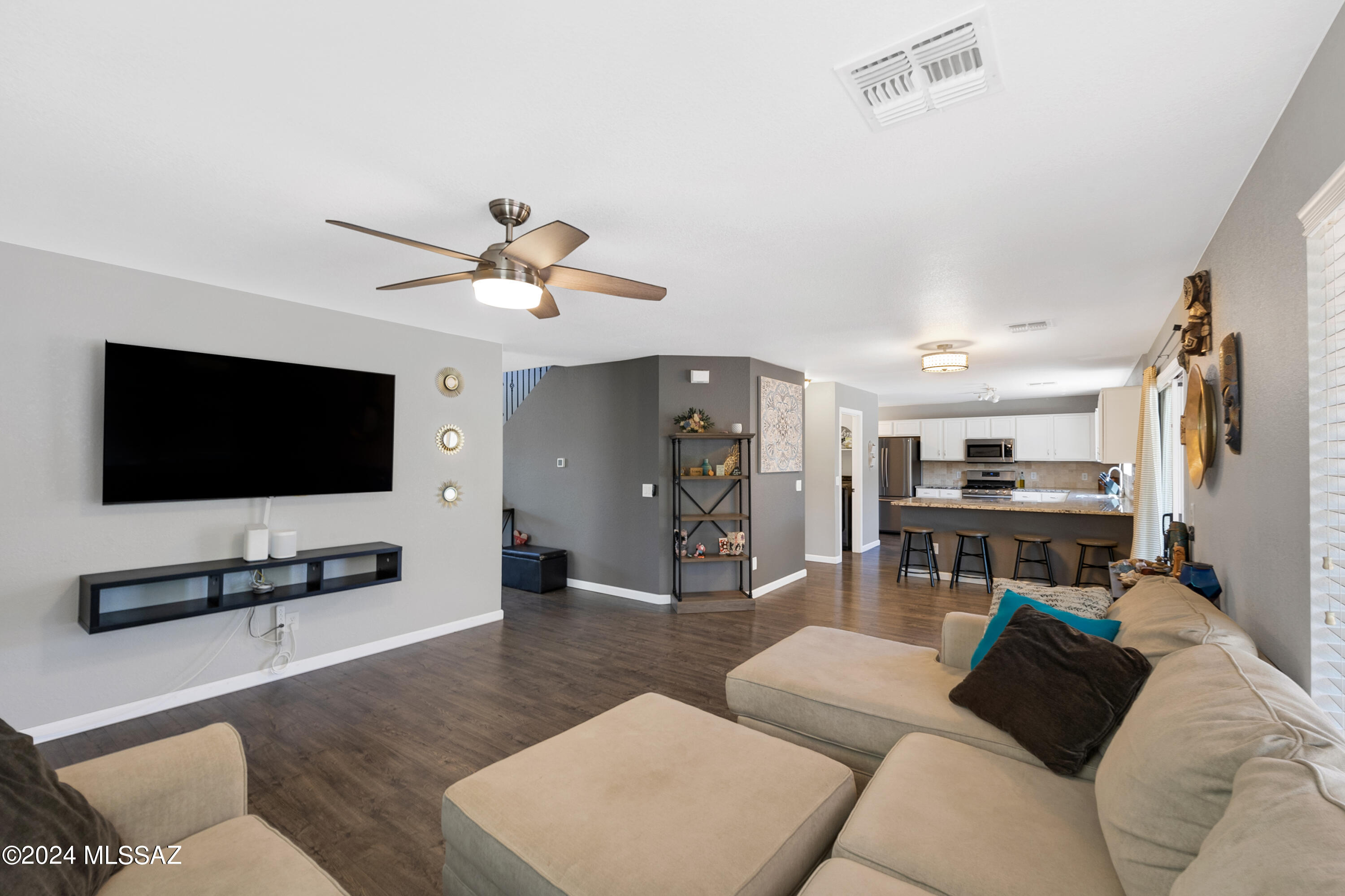 Black Horse (1-411) - Residential