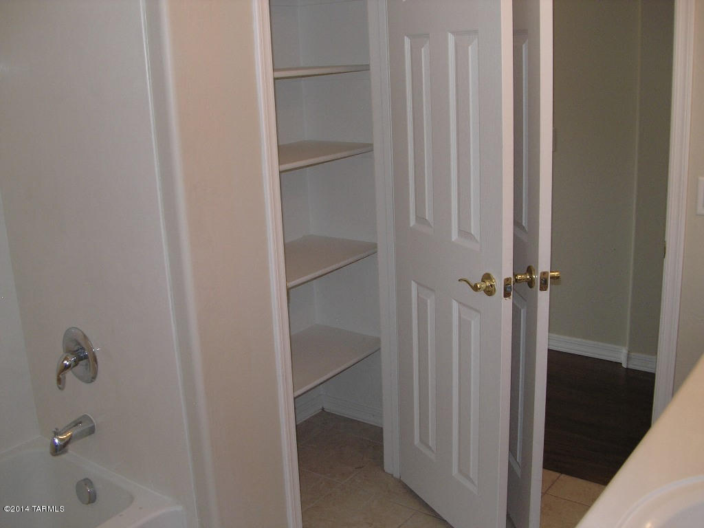 Presidio Del Valle (1-166) - Residential Lease