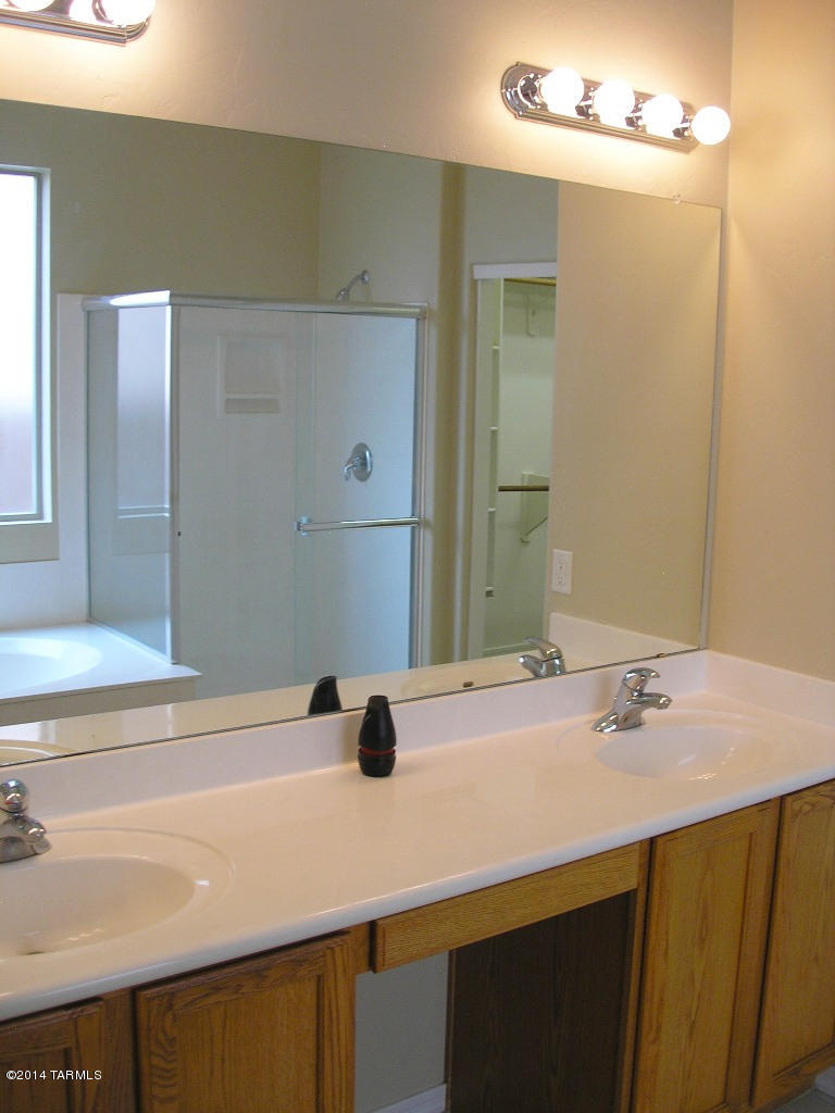 Presidio Del Valle (1-166) - Residential Lease