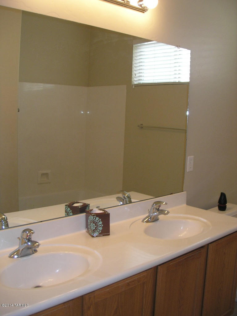 Presidio Del Valle (1-166) - Residential Lease