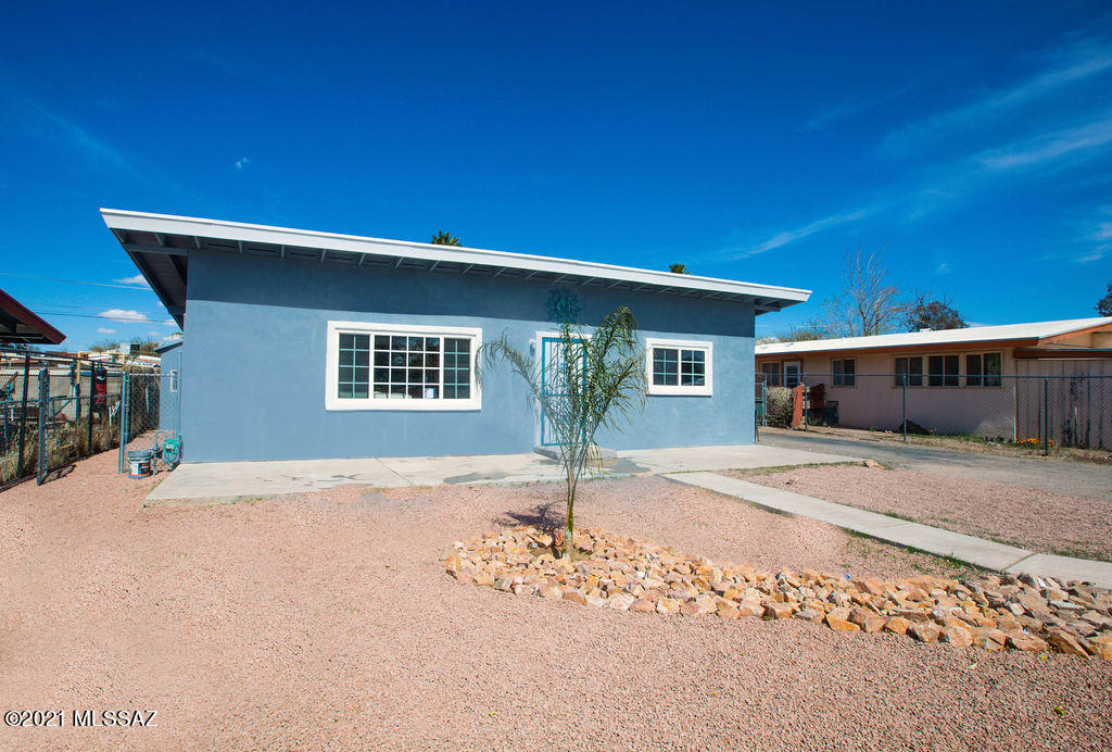 Pueblo Gardens - Residential