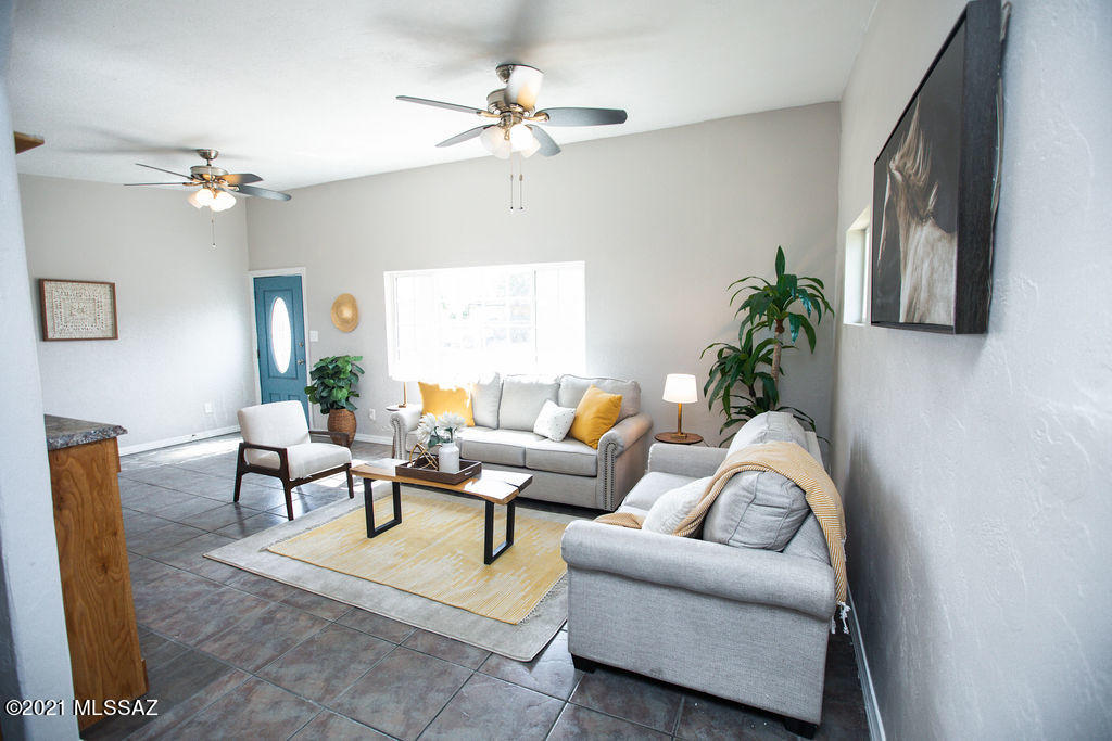 Pueblo Gardens - Residential
