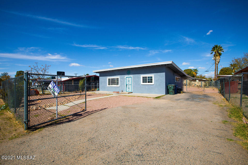Pueblo Gardens - Residential