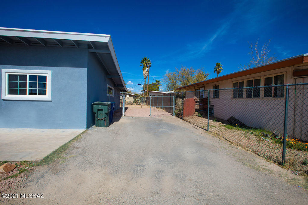 Pueblo Gardens - Residential