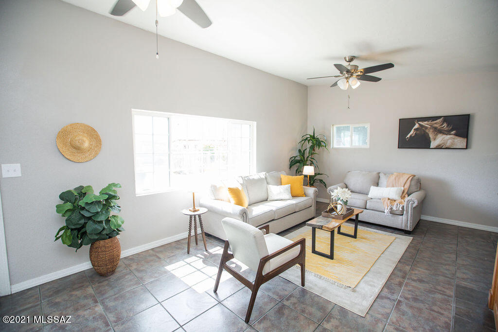 Pueblo Gardens - Residential