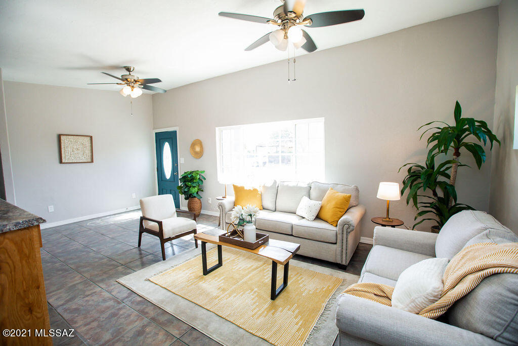 Pueblo Gardens - Residential