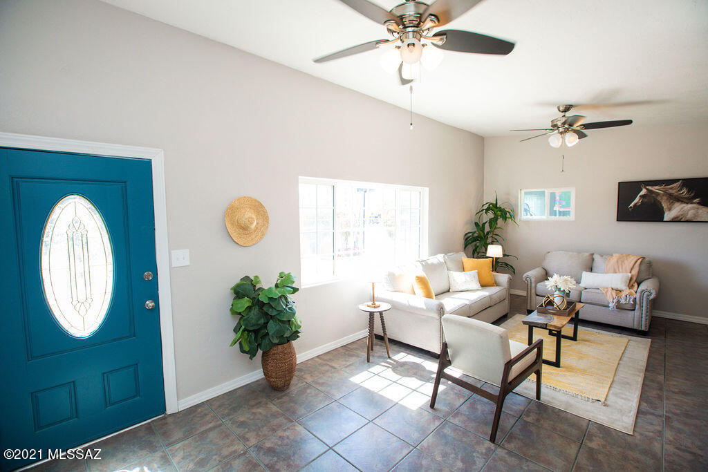 Pueblo Gardens - Residential