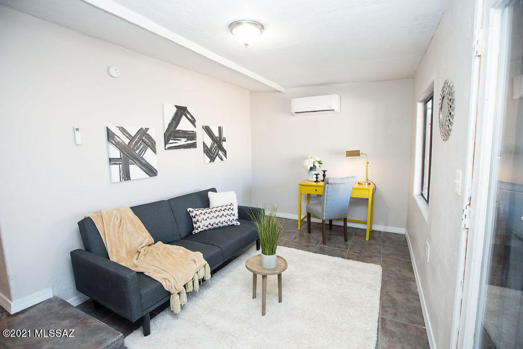 Pueblo Gardens - Residential