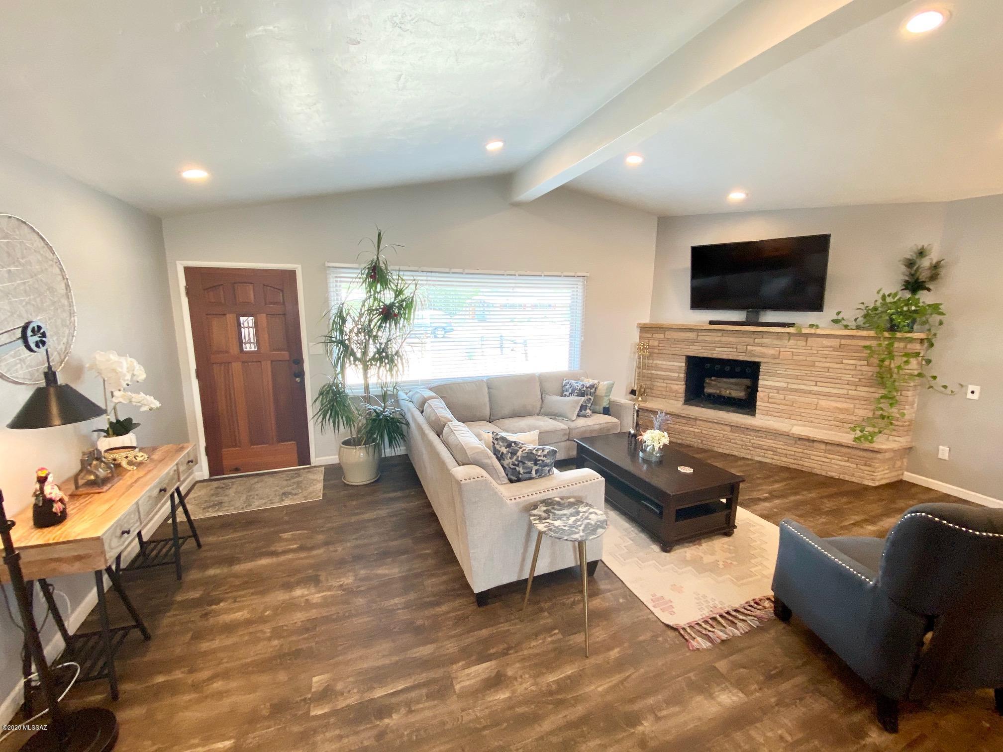 San Fernando Village - Residential