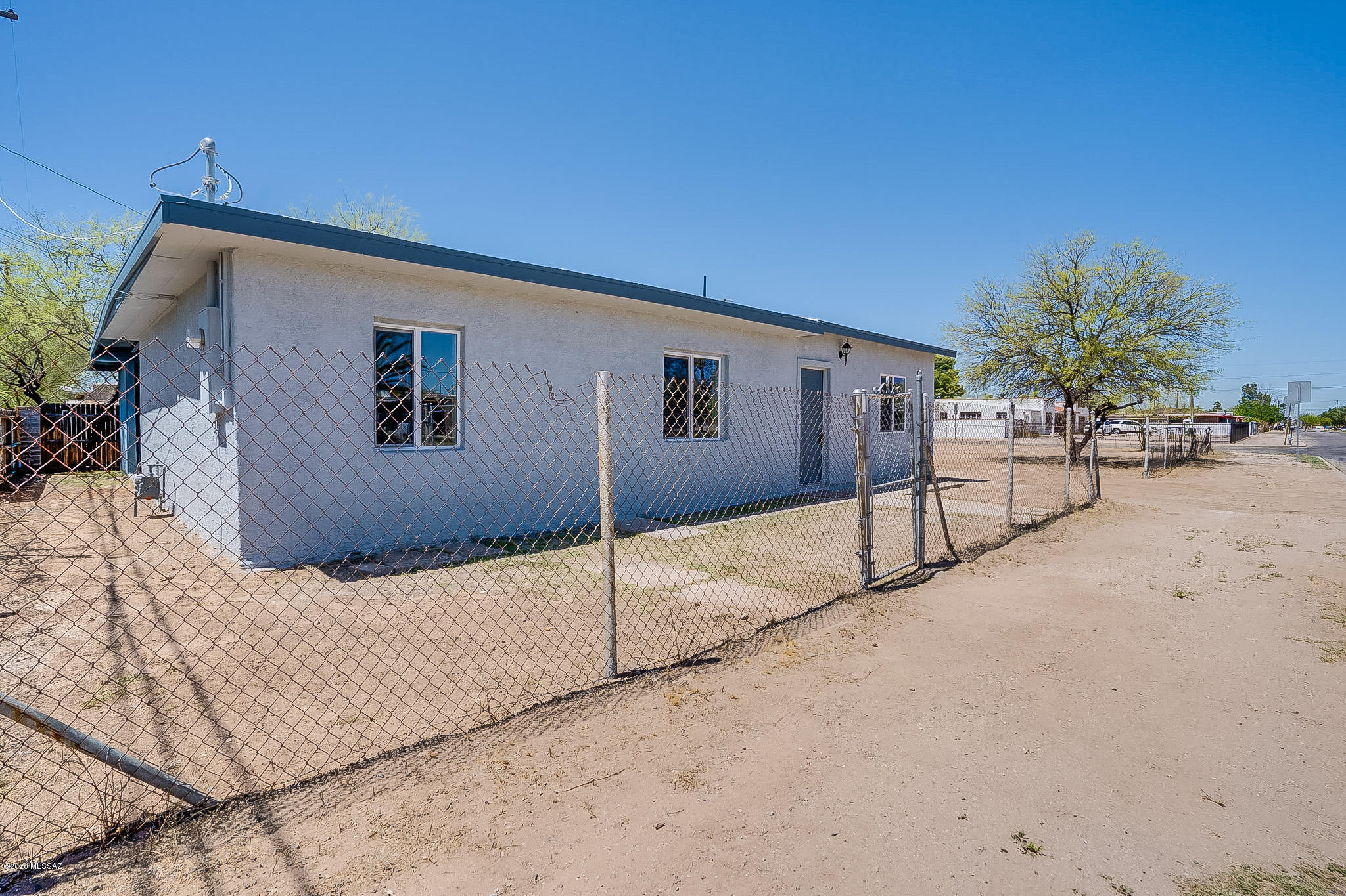 IMMACULATE REMODEL, BRAND NEW FROM THE GROUND UP. NEW PLUMBING, NEW FLOORING, NEW WALLS YOU NAME IT THIS HOME IS THE EPITOME OF MOVE IN READY. HOME IS ON A LARGE LOT TO BUILD AND LANDSCAPE AS YOU DESIRE. CLOSE TO SHOPPING AND FREEWAY ACCESS. COME TAKE A LOOK, YOU WON'T BE DISAPPOINTED.