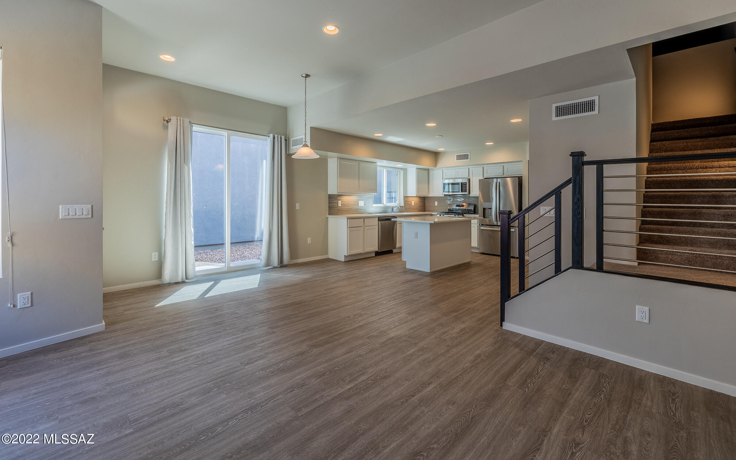 Camino Modern SQ20180120608 - Residential