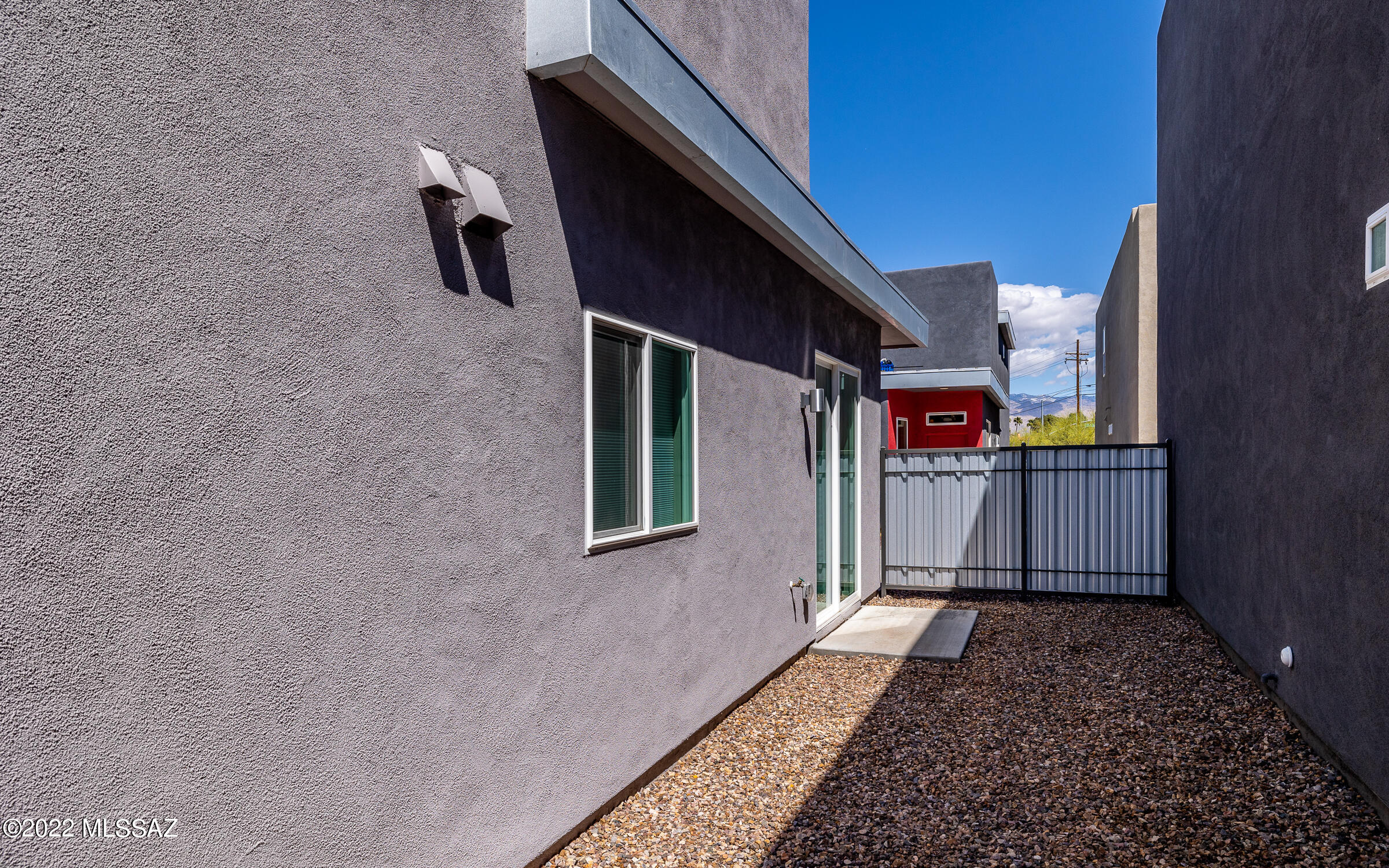 Camino Modern SQ20180120608 - Residential