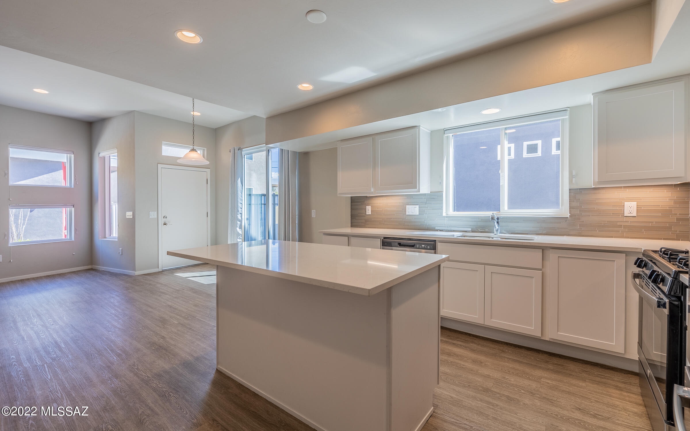Camino Modern SQ20180120608 - Residential