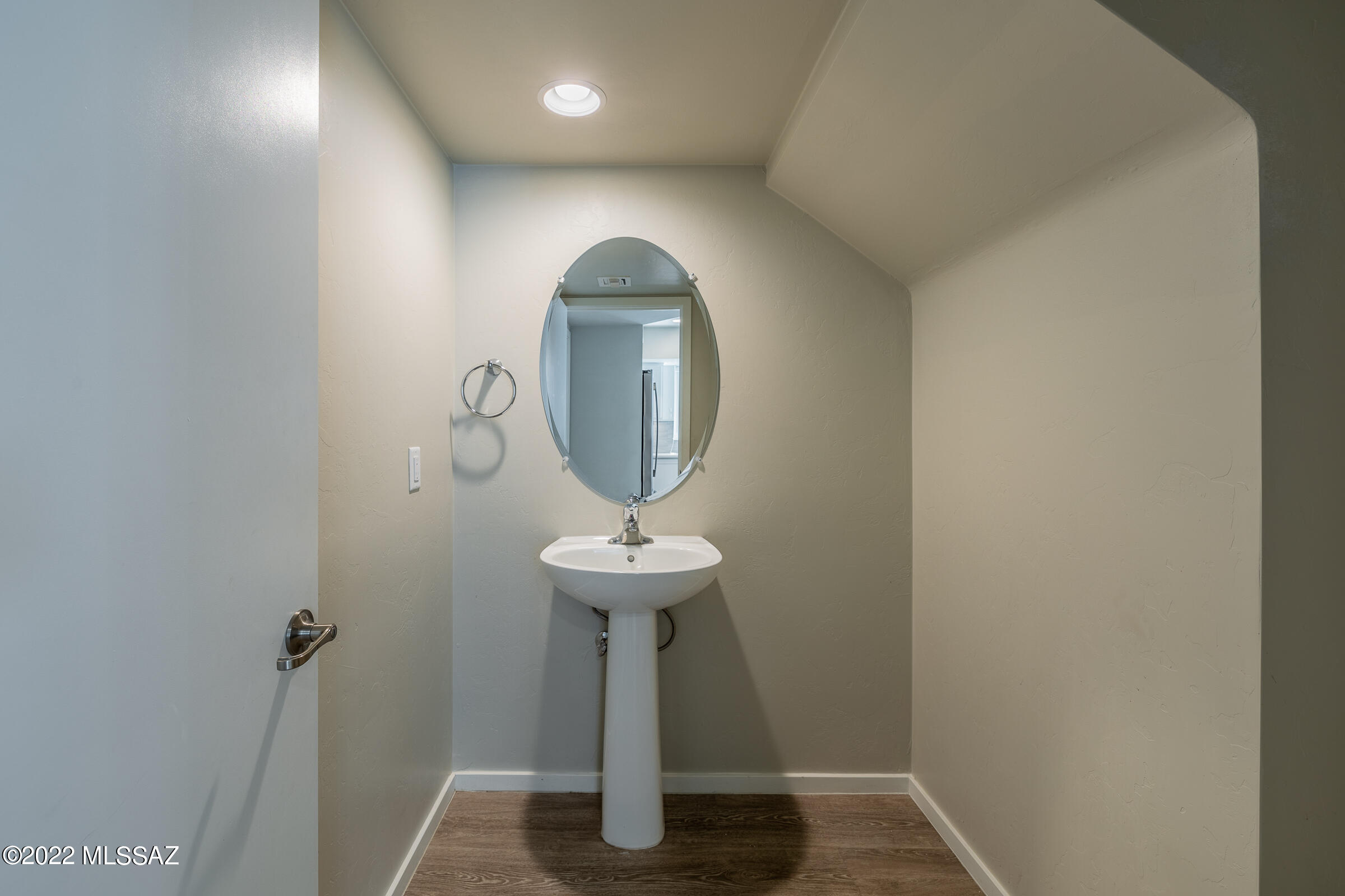 Camino Modern SQ20180120608 - Residential