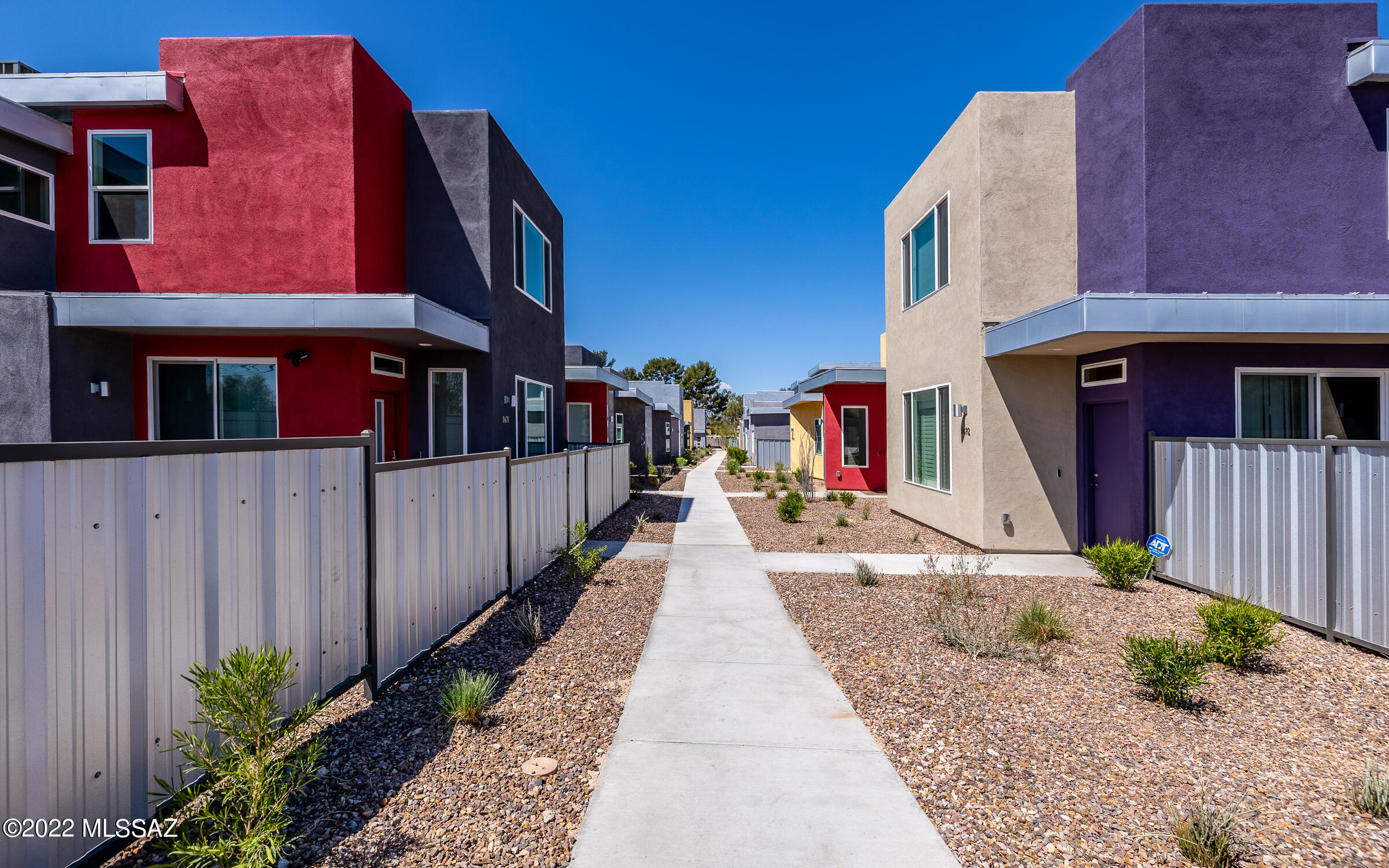 Camino Modern SQ20180120608 - Residential