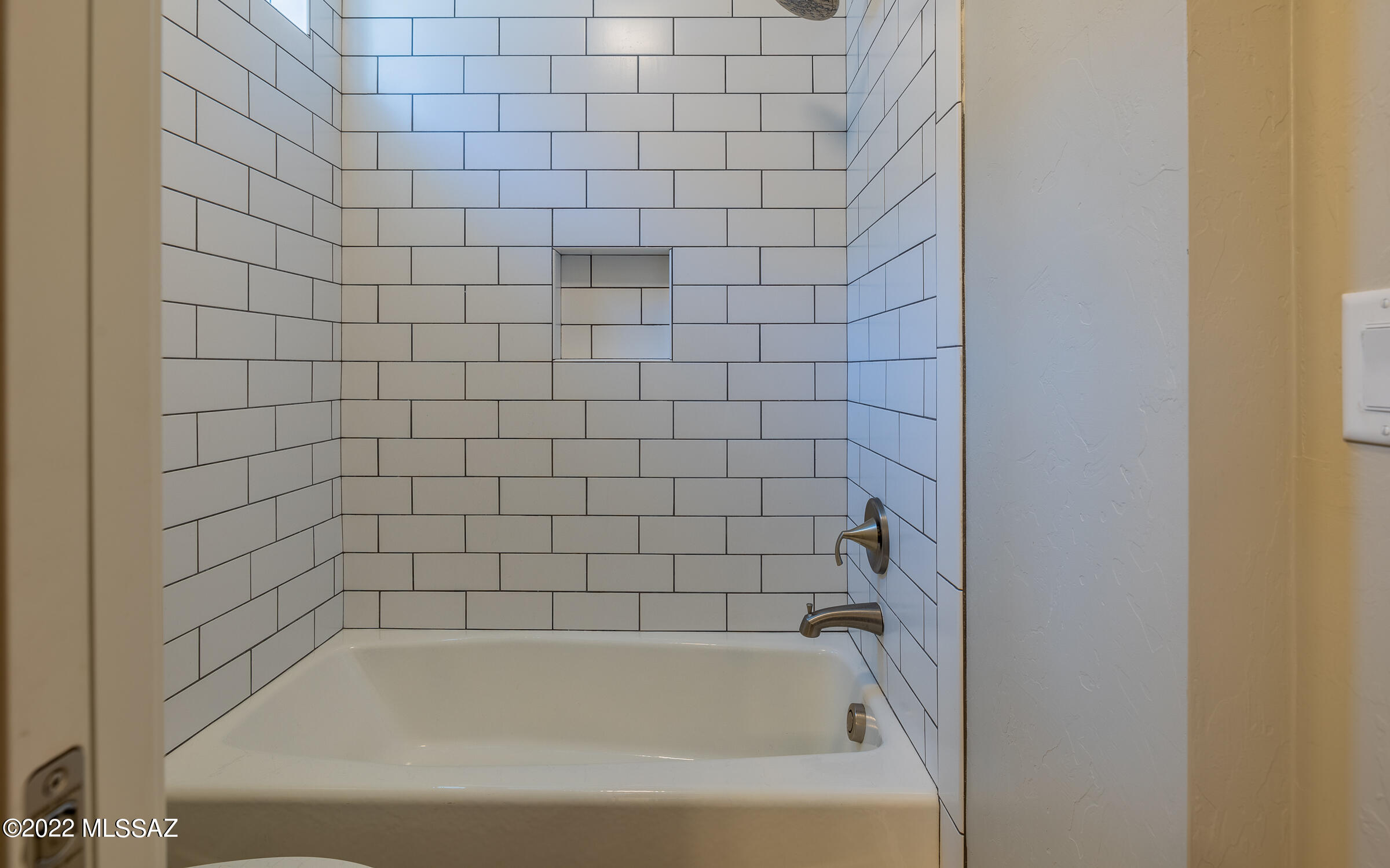 Camino Modern SQ20180120608 - Residential