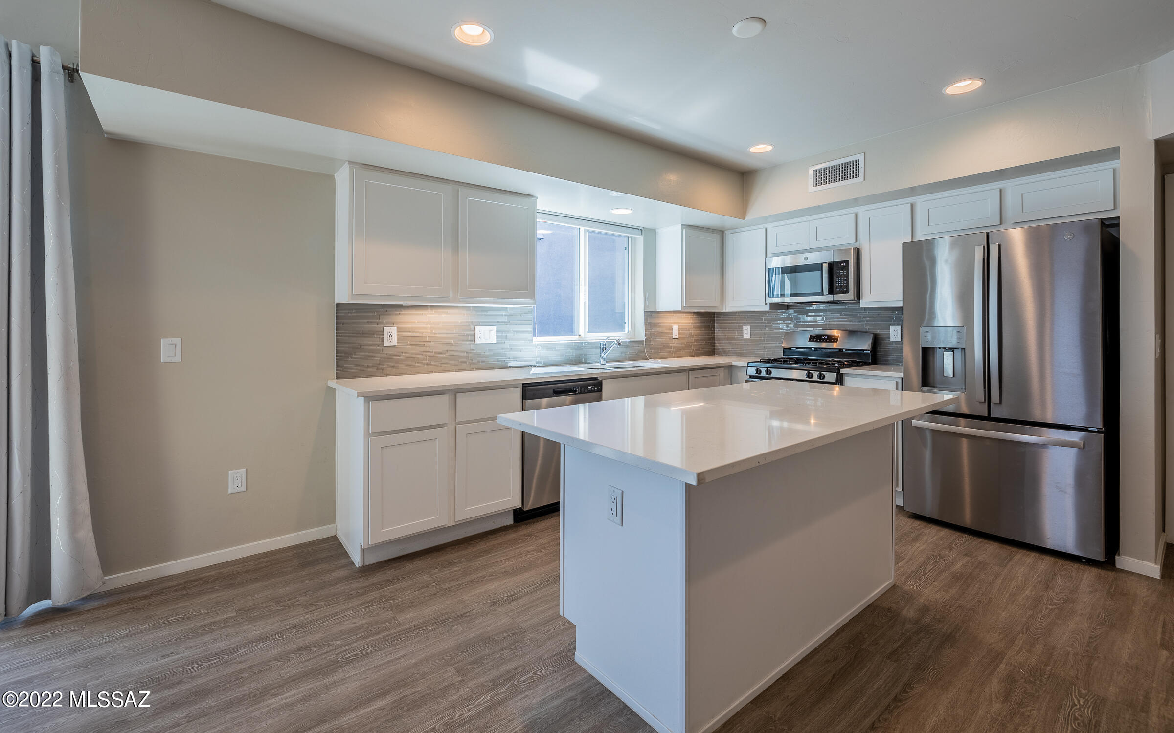 Camino Modern SQ20180120608 - Residential