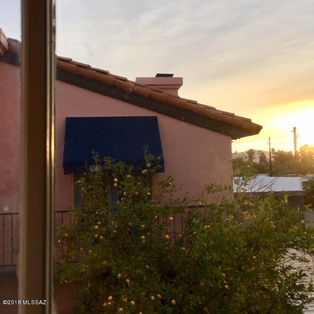 La Querencia Twnhms (1-8) - Residential
