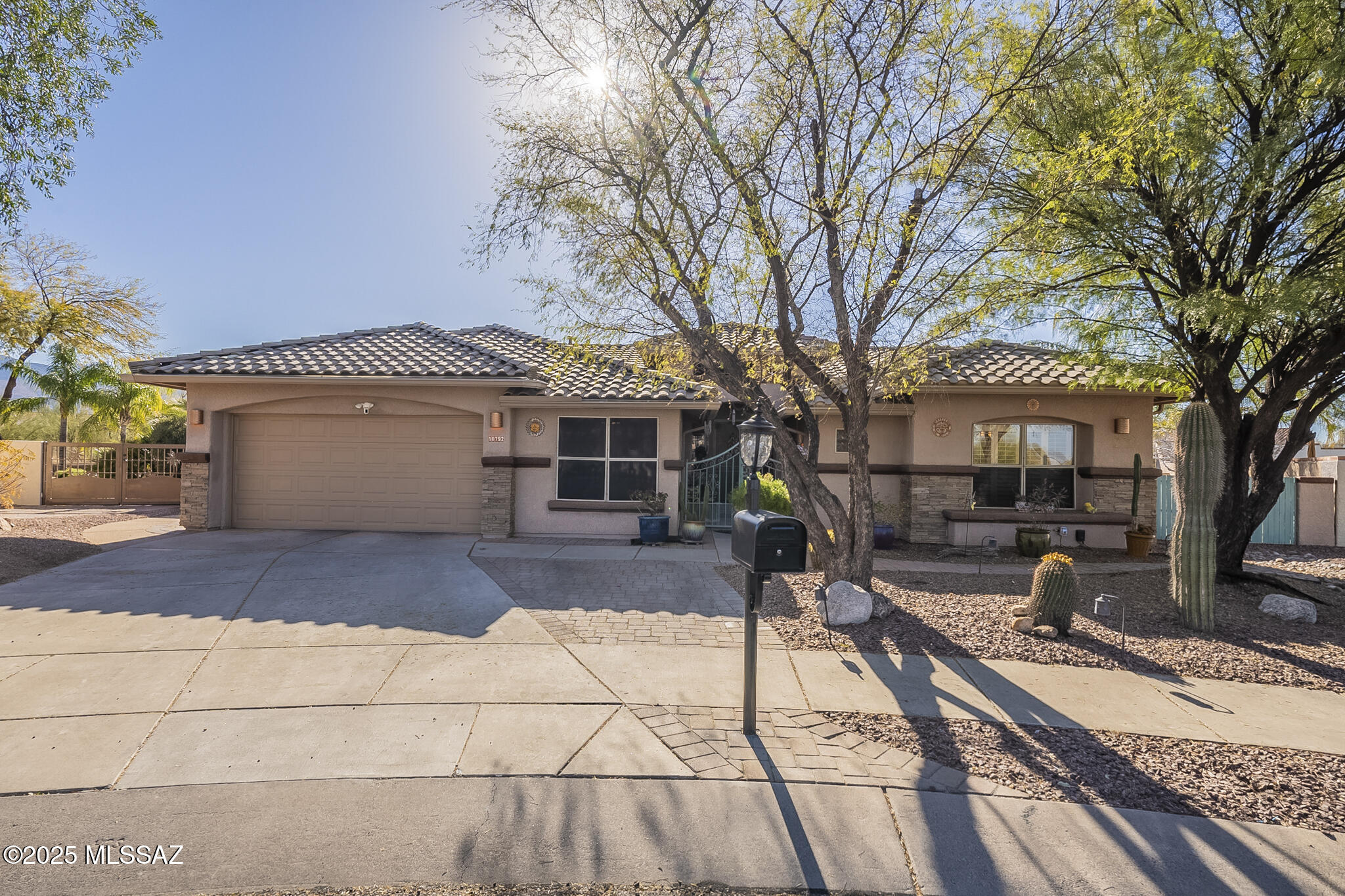 This bright and inviting one-owner home has so much to offer! Sitting on a spacious, cul-de-sac lot, it's designed for both relaxing and entertaining with plenty of Southwest flair.
Step out back and enjoy your PebbleTec pool with a peaceful waterfall, perfect for cooling off or unwinding. The lighted patio and ramada are great spots for evening gatherings or a quiet cup of coffee while soaking in the beautiful Rincon Mountain views.
Inside, the home has a large primary suite, den and a versatile third bedroom with a Murphy bed, use it as an office or guest space as needed. The kitchen is ready for cooking up a storm with a gas stove and all appliances included.
A special home with great natural light, great space, and a great backyard, don't miss out! Schedule your showing today!