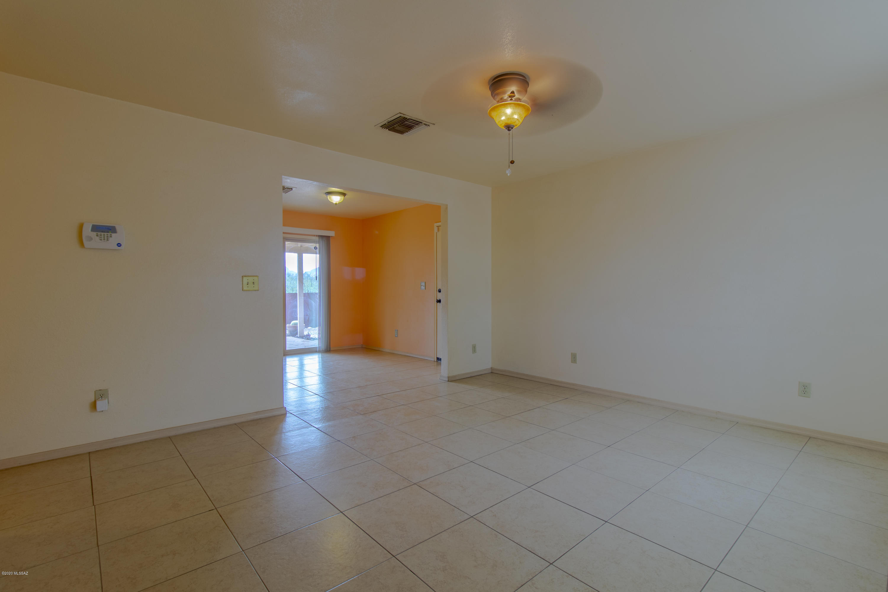 Twin Lakes (1-148) - Residential Lease