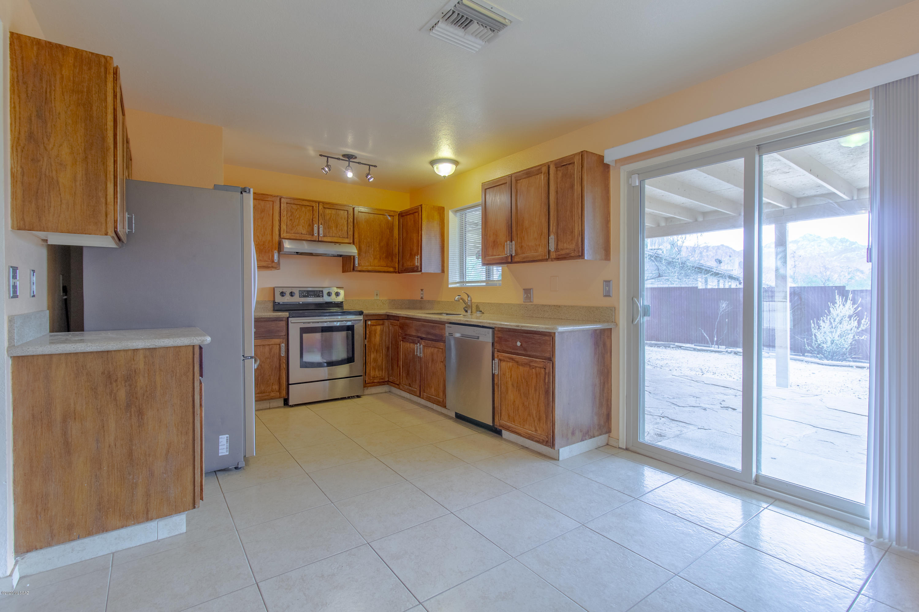 Twin Lakes (1-148) - Residential Lease