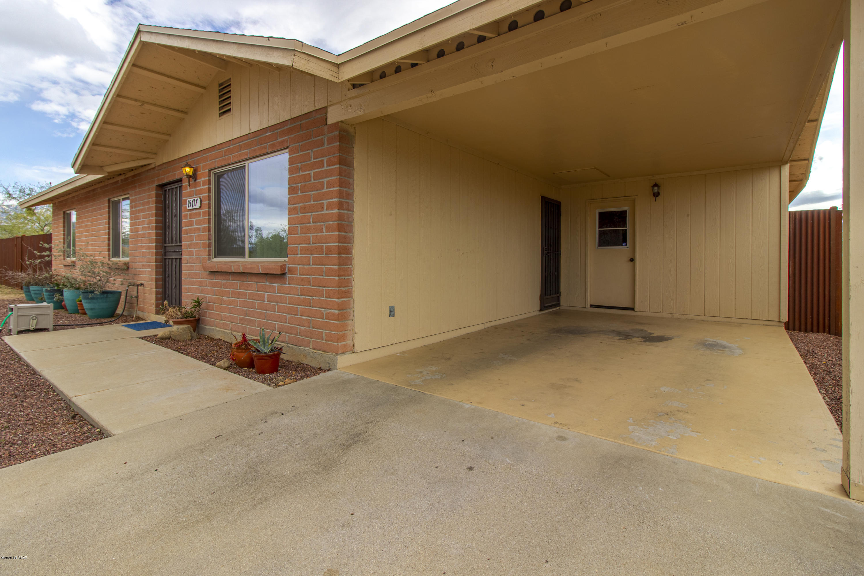 Twin Lakes (1-148) - Residential Lease