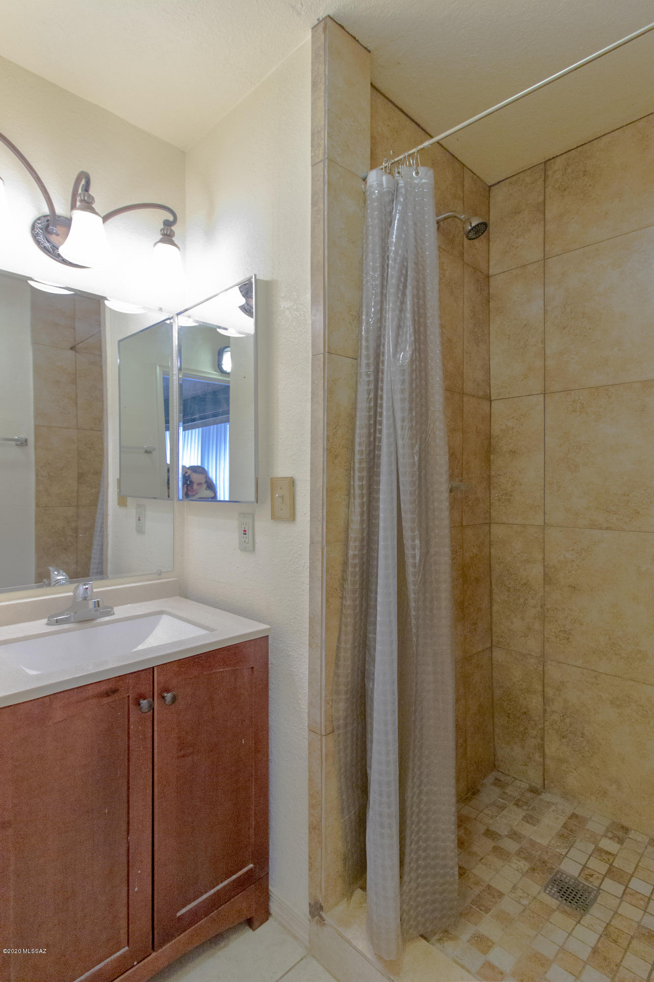 Twin Lakes (1-148) - Residential Lease