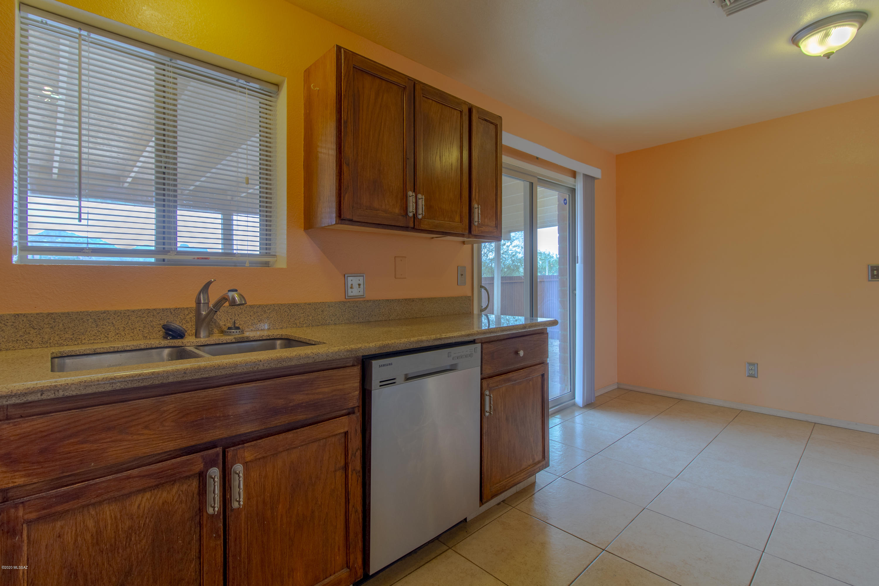 Twin Lakes (1-148) - Residential Lease