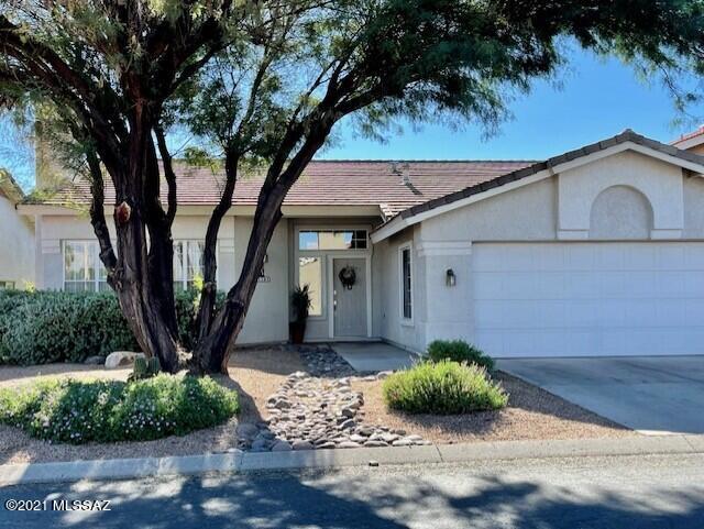 An extremely well maintained home in popular NW Oro Valley. This home is light and bright with a
comfortable Living Room & Fire place, step out onto the side patio, large Kitchen, White Cabinets,
Granite Counter Tops, Prep Island/Breakfast Bar, brand New Energy Efficient, Top of the Line Samsung
Appliances, updated Guest and Master Bath rooms, newer Fixtures and Lighting, Master Bath offers
separate soaking Tub walk-in Shower, Built in Hall Storage Unit, extended Over Sized Patio with a
Beautiful, Tranquil and Private Back Yard, Mature High yield Citrus, Avocado and dwarf Peach Trees,
Yellow and Pink Rose Bushes. Beautiful Mountain Views. Close to the Loop, shopping, schools and
medical services.