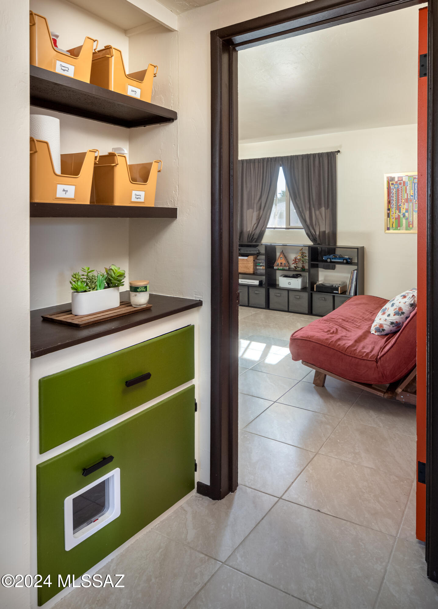 Country Club Manor - Residential